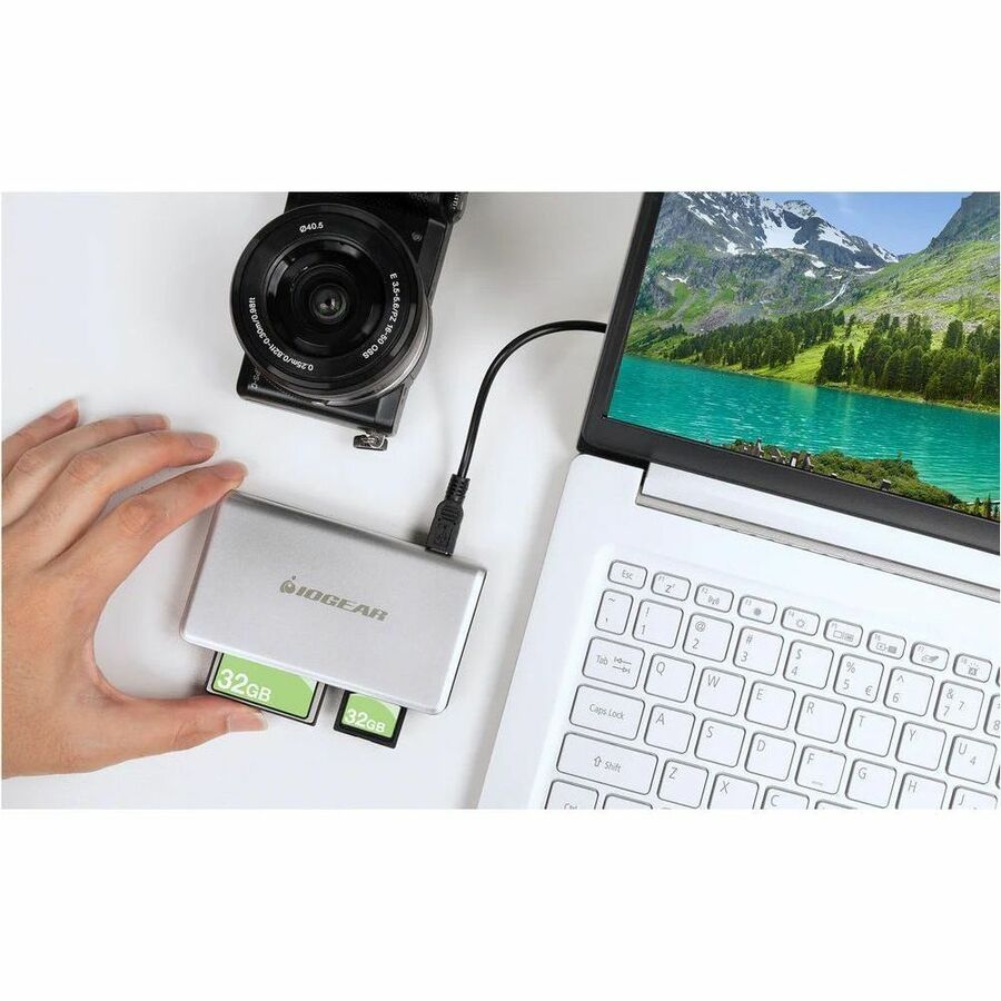 Alternate-Image7 Image for IOGEAR 56-in-1 Memory Card Reader/Writer