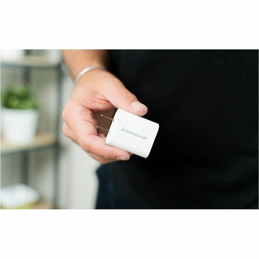 Alternate-Image8 Image for IOGEAR 20W USB-C Smartphone Charger