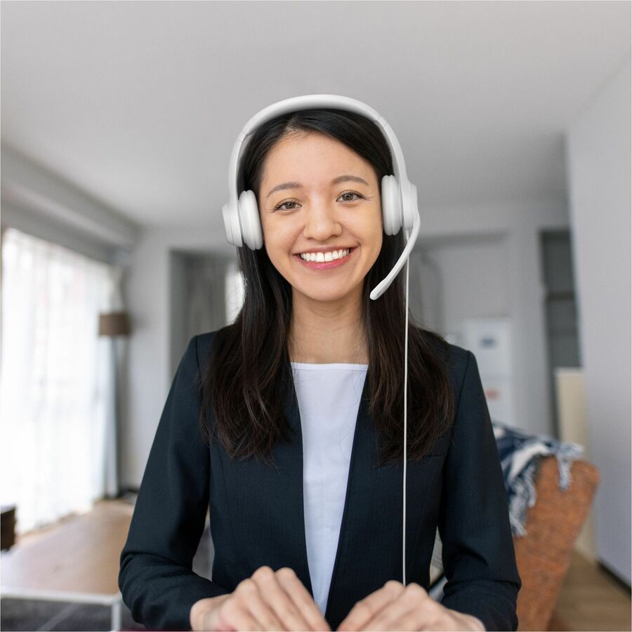 Life-Style Image for Logitech H390 USB-A Computer Headset