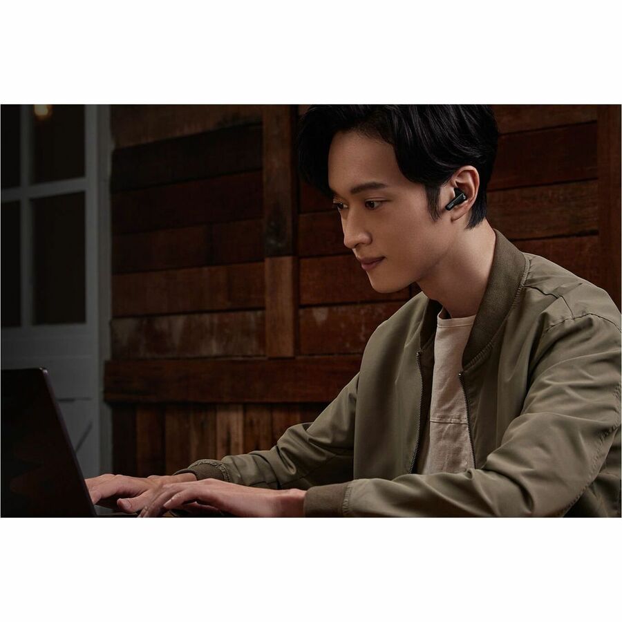 Life-Style Image for Asus ROG Cetra Earset