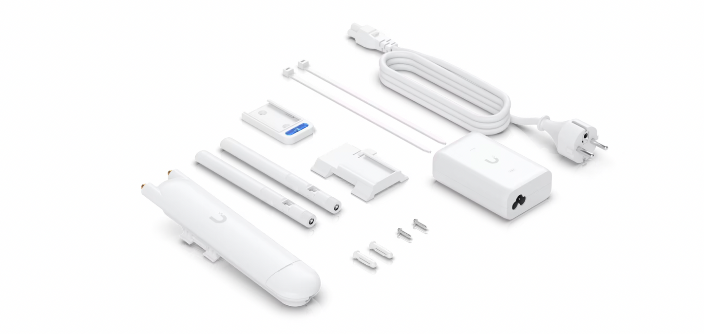UAP-AC-Mesh product packaging with mounting accessories and antennas included