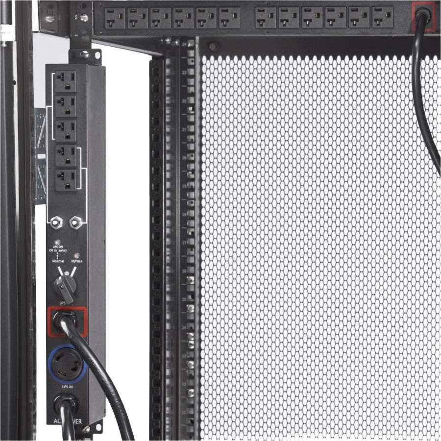 Alternate-Image1 Image for Eaton Basic Rack PDU HotSwap MBP 2.88 kW max 110-125V 24A Single-Phase PDU