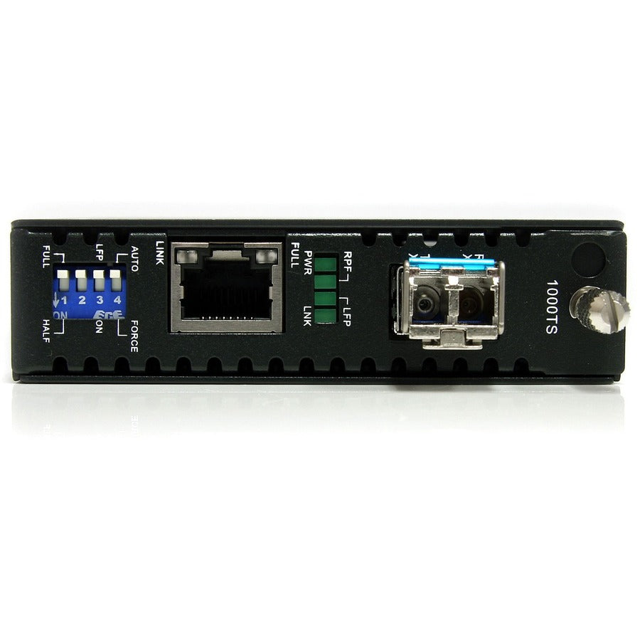 Alternate-Image1 Image for StarTech.com 1000 Mbps Gigabit Single Mode Fiber Media Converter LC 40 km