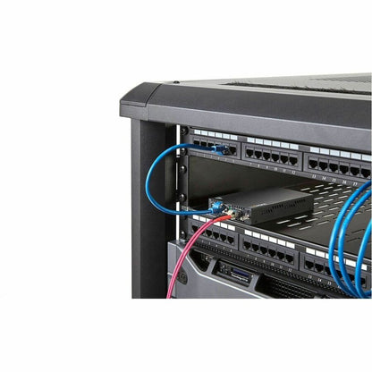 Alternate-Image6 Image for StarTech.com Gigabit Ethernet Copper-to-Fiber Media Converter - SM LC - 10 km - Ethernet Media Converter - GbE Converter
