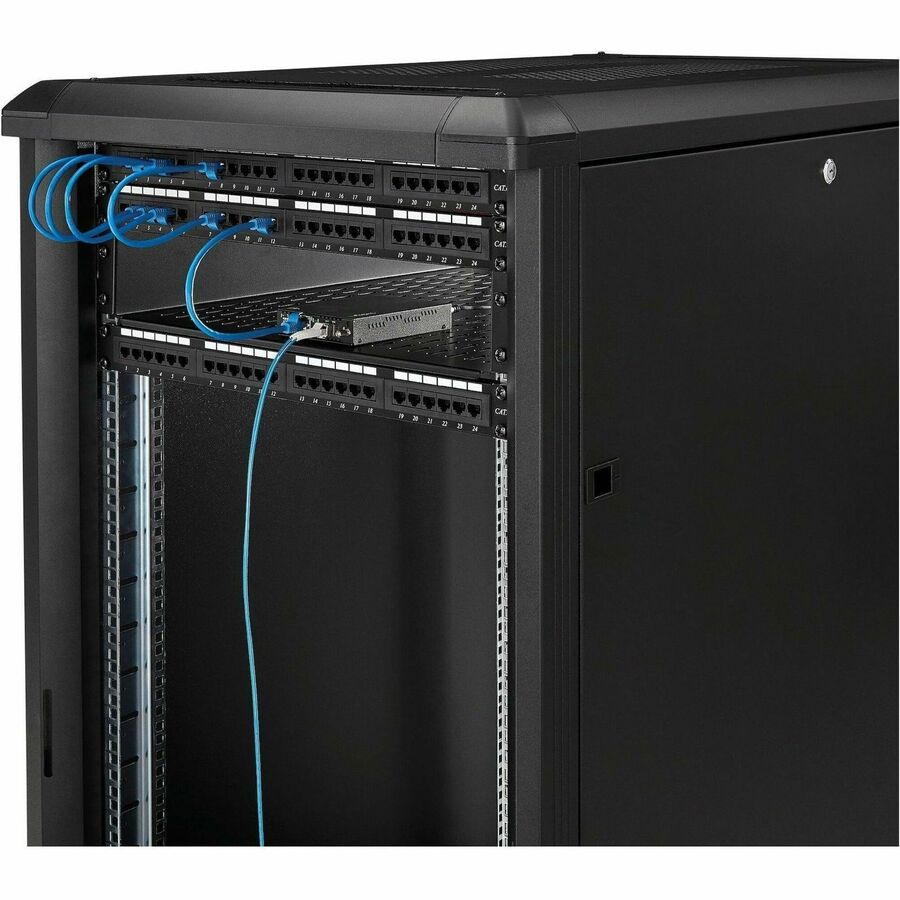 Alternate-Image6 Image for StarTech.com Gigabit Ethernet Copper-to-Fiber Media Converter - SM LC - 20 km - Ethernet Media Converter - GbE Converter