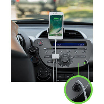 Alternate-Image3 Image for Belkin 3.5 mm Audio and Charge for iPhone and iPad Lightning Adapter