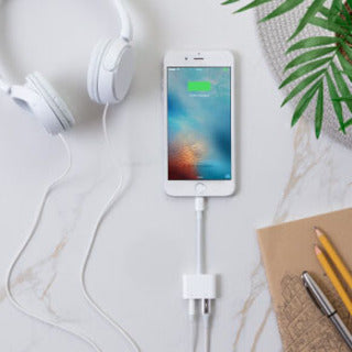 Alternate-Image8 Image for Belkin 3.5 mm Audio and Charge for iPhone and iPad Lightning Adapter