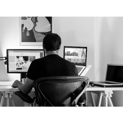 Life-Style Image for IOGEAR 2-Port USB DisplayPort Cable KVM Switch