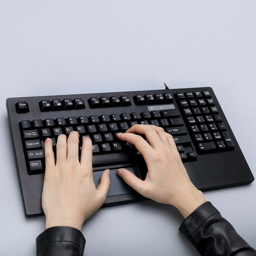 Life-Style Image for Adesso EasyTouch Rackmount Touchpad Keyboard