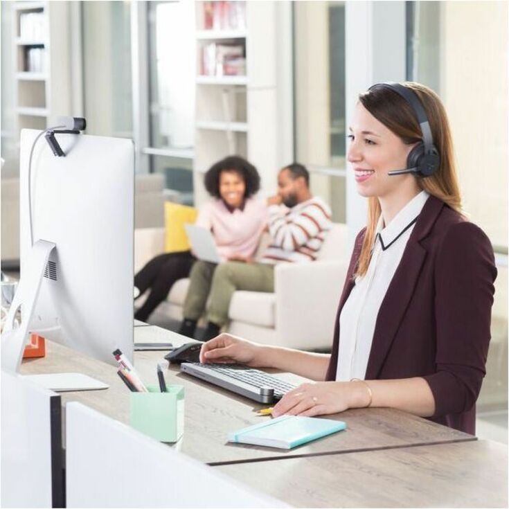 Life-Style Image for Logitech Zone Wireless Microsoft Teams Bluetooth Headset