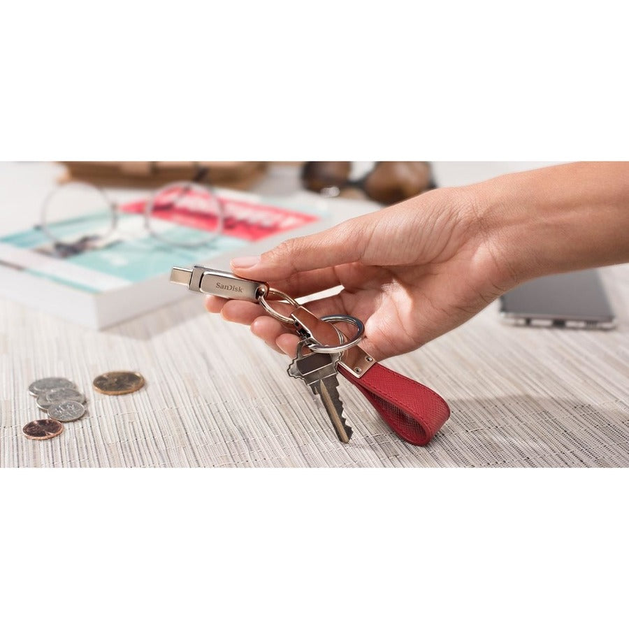 Life-Style Image for SanDisk Ultra Dual Drive Luxe USB Type-C Flash Drive