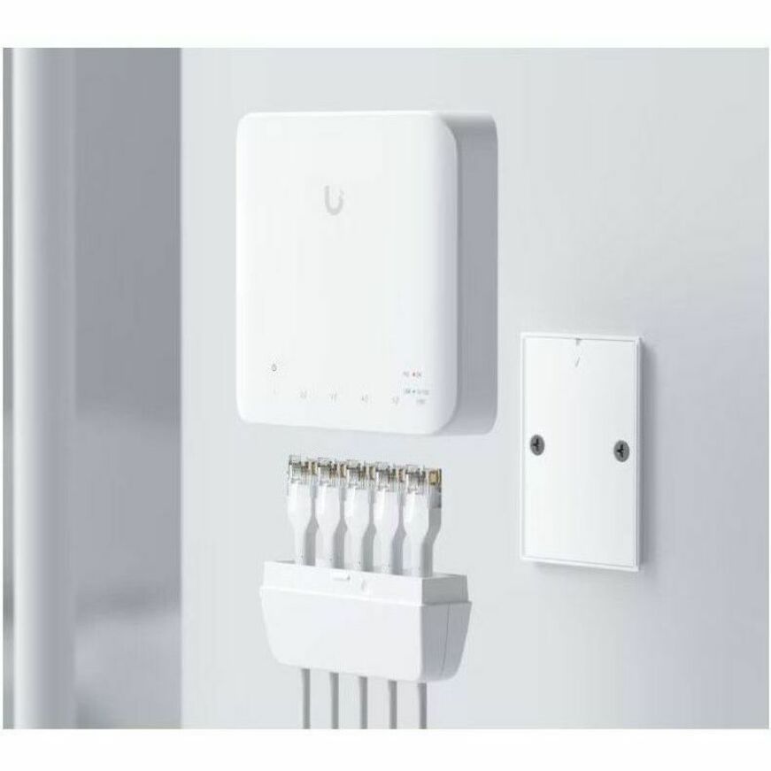 Alternate-Image5 Image for Ubiquiti Indoor/Outdoor 5-Port PoE Gigabit Switch with 802.3bt Input Power Support