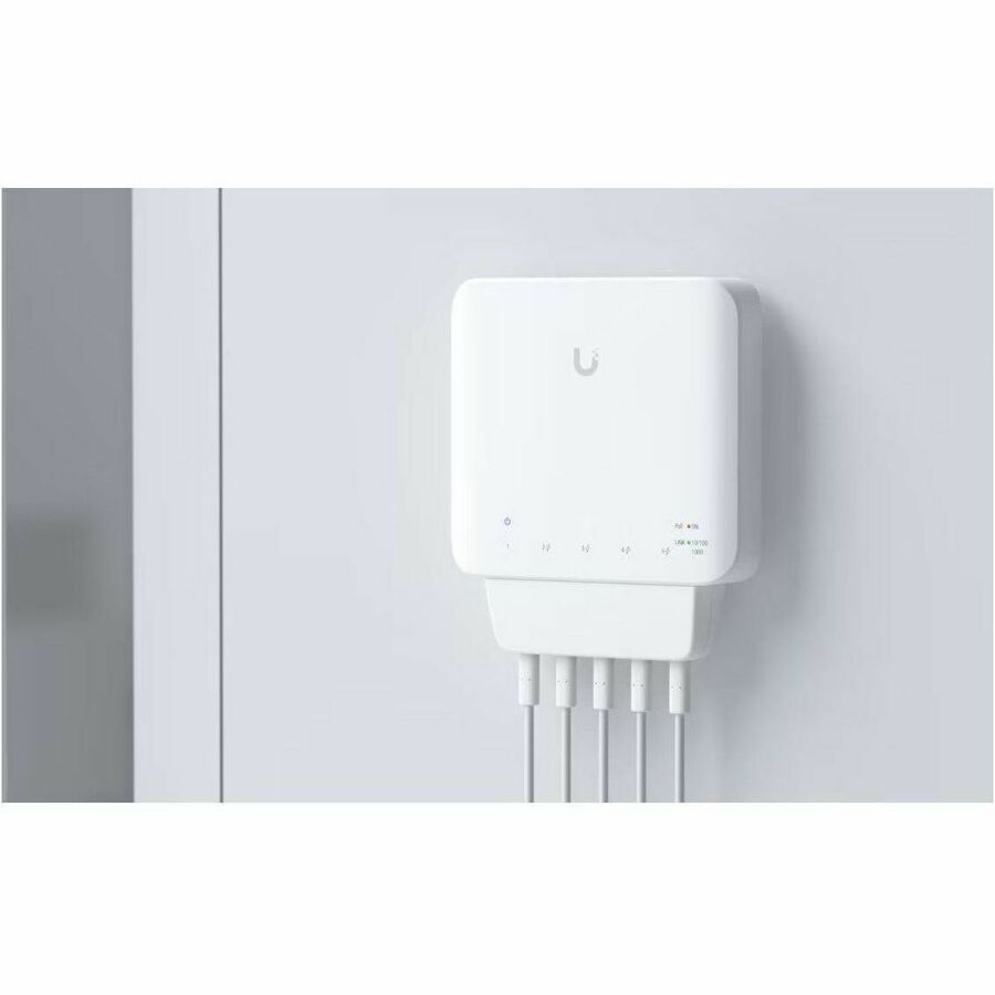 Alternate-Image4 Image for Ubiquiti Indoor/Outdoor 5-Port PoE Gigabit Switch with 802.3bt Input Power Support