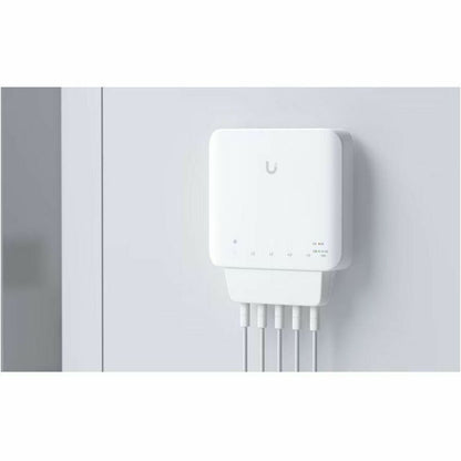 Alternate-Image4 Image for Ubiquiti Indoor/Outdoor 5-Port PoE Gigabit Switch with 802.3bt Input Power Support