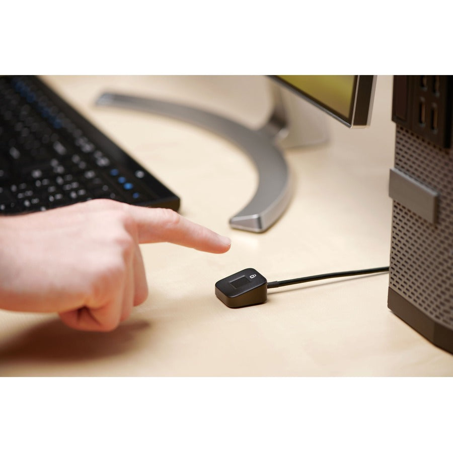 Alternate-Image3 Image for Kensington VeriMark Desktop Fingerprint Key