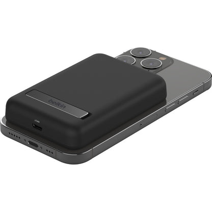 Alternate-Image4 Image for Belkin BoostCharge Magnetic Wireless Power Bank 5K + Stand