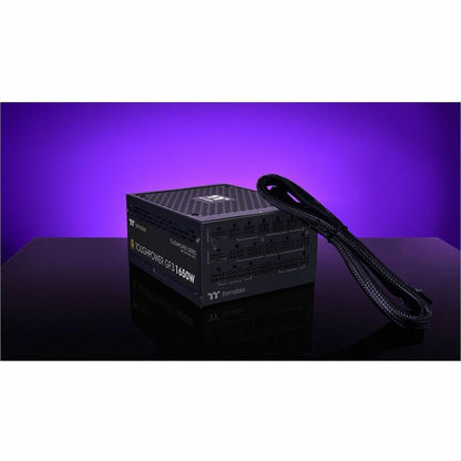 Alternate-Image10 Image for ttpremium Toughpower GF3 1650W Gold - TT Premium Edition