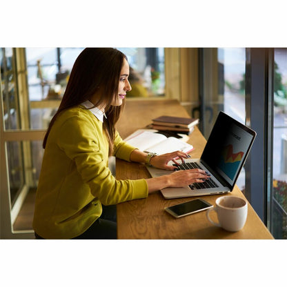 Alternate-Image2 Image for 3M™ Bright Screen Privacy Filter for Apple&reg; MacBook Pro&reg; 16 2019, 16:10, BPNAP004