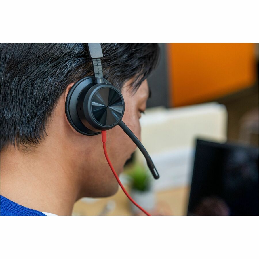 Alternate-Image1 Image for Poly Blackwire 8225 Microsoft Teams Certified Headset +USB-C/A Adapter TAA