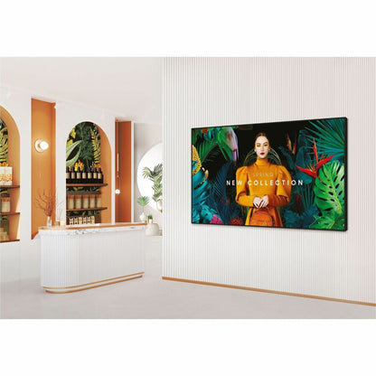 Life-Style Image for Samsung Crystal UHD Signage QMC