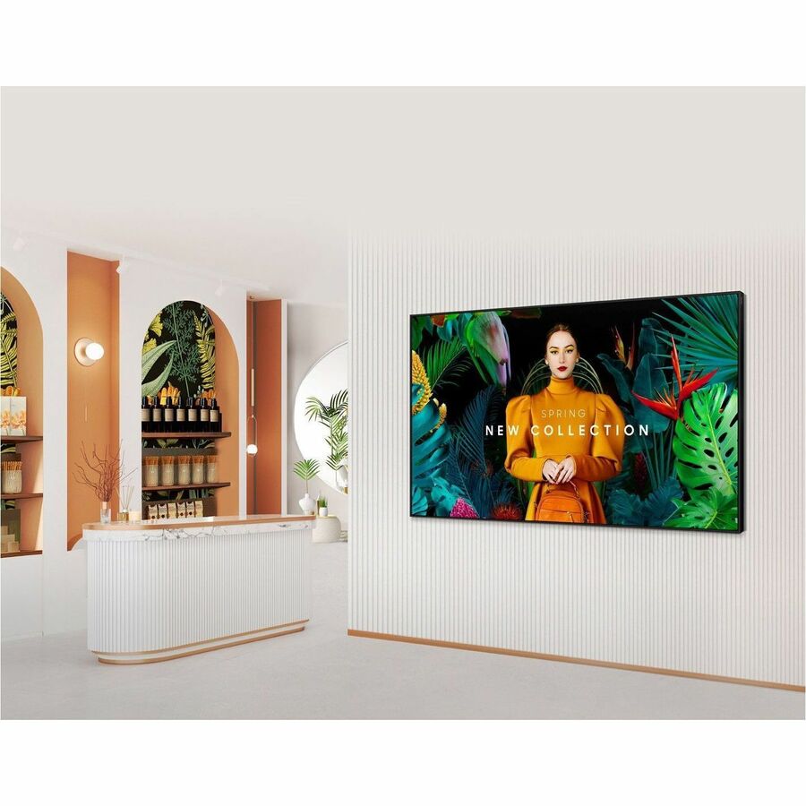 Life-Style Image for Samsung Crystal UHD Signage QMC