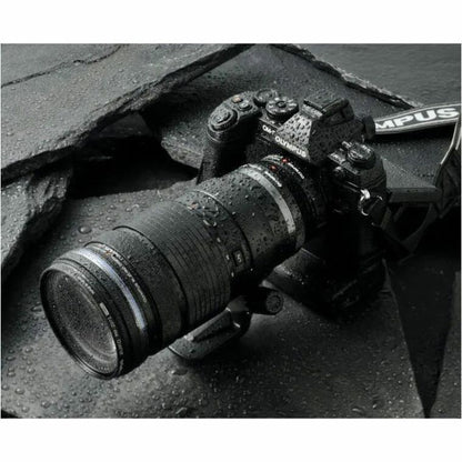 Alternate-Image2 Image for Om System M.ZUIKO DIGITAL - 40 mm to 150 mm - f/22 - f/2.8 - Varifocal Lens