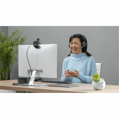 Life-Style Image for Logitech Zone Wireless 2 Headset (USB-C Receiver with USB-A adapter)