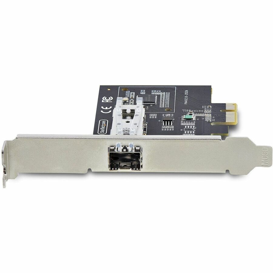 Alternate-Image2 Image for StarTech 1-Port GbE SFP Network Card, PCIe 2.1 x1, Intel I210-IS 1GbE Controller, 1000BASE Copper/Fiber Optic, Gigabit Ethernet NIC