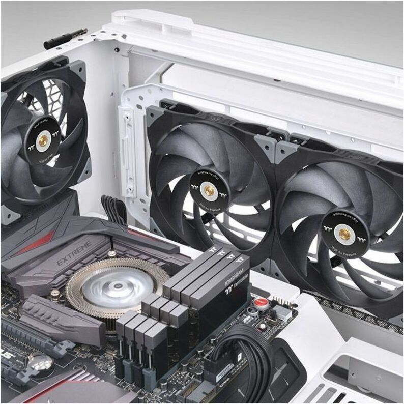 Alternate-Image5 Image for Thermaltake SWAFAN GT14 Cooling Fan - 1 Pack