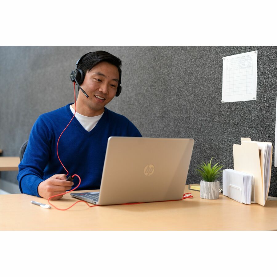 Alternate-Image1 Image for Poly Blackwire 8225 Stereo Microsoft Teams Certified USB-C Headset + USB-C/A Adapter