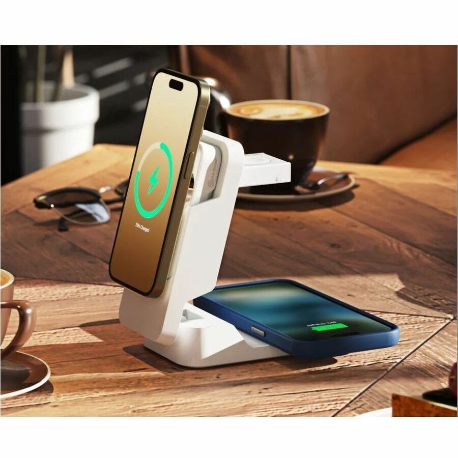 Alternate-Image7 Image for D&H Matrix Ultimate 3-in-1 Wireless Charger with 5,000mAh MagSafe Power Bank