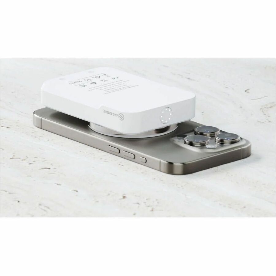 Alternate-Image8 Image for D&H Matrix Ultimate 3-in-1 Wireless Charger with 5,000mAh MagSafe Power Bank