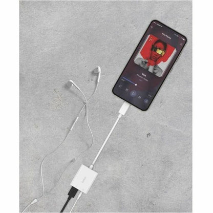 Alternate-Image4 Image for Belkin RockStar 3.5mm Audio + USB-C Charge Adapter