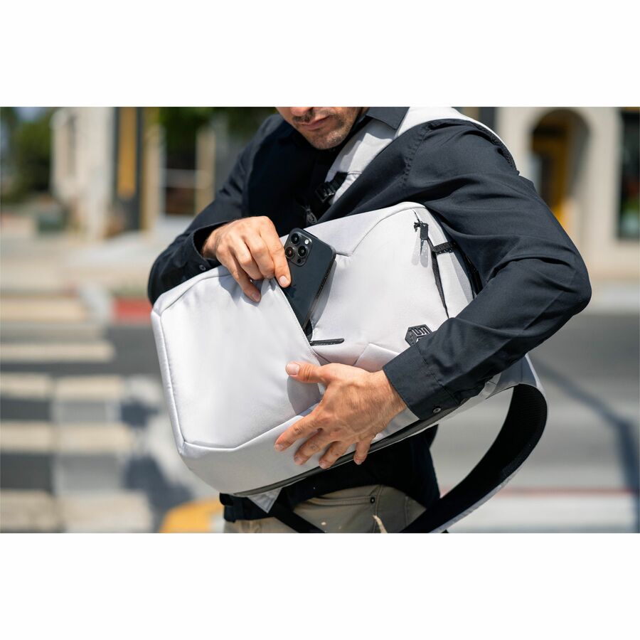 Alternate-Image3 Image for STM Goods Myth Carrying Case (Backpack) for 15" to 16" Apple MacBook Pro - Micro Chip