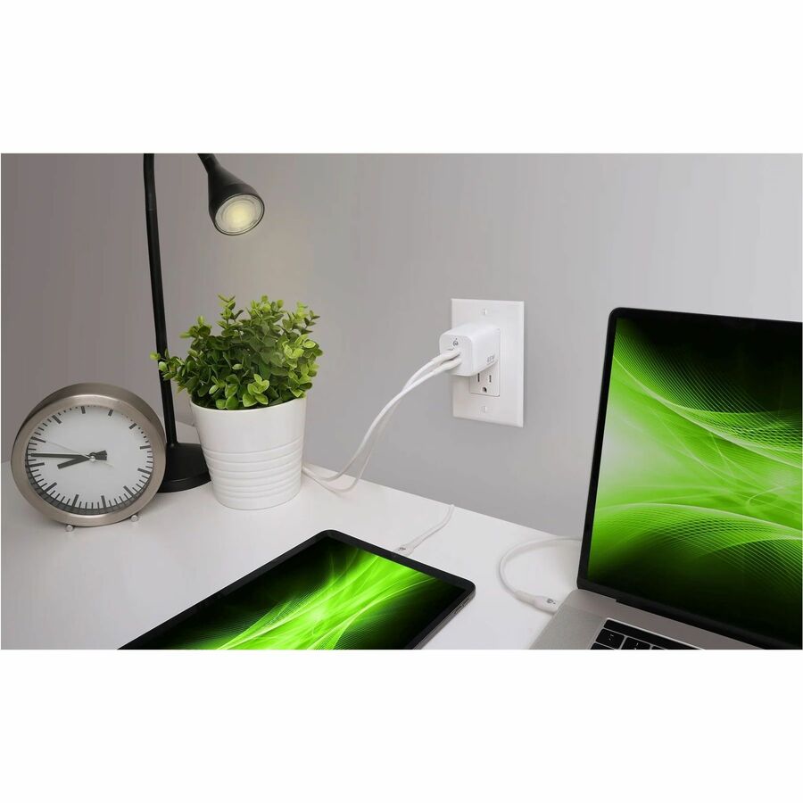 Alternate-Image4 Image for IOGEAR GearPower Dual USB-C 65W GaN Charger