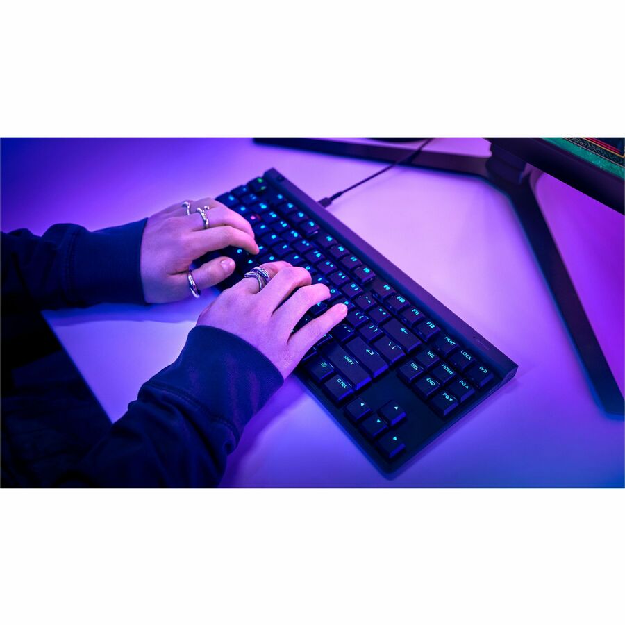 Life-Style Image for Logitech G G515 TKL Gaming Keyboard