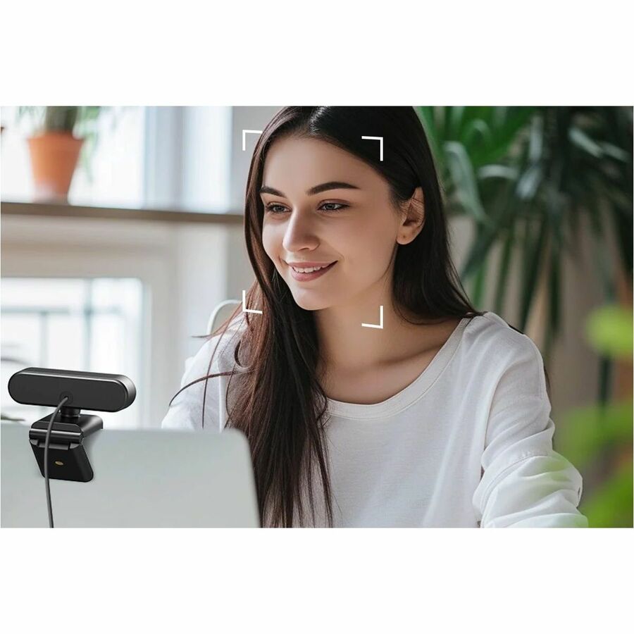 Life-Style Image for EMEET C60E 4K - 4K@30fps or 1080p@60fps Webcam with 2 Noise Reduction Mics, Autofocus, 73&deg; Field of View, Plug and Play and compatible with all OS, and popular Apps Zoom/Skype/Facetime/YouTube