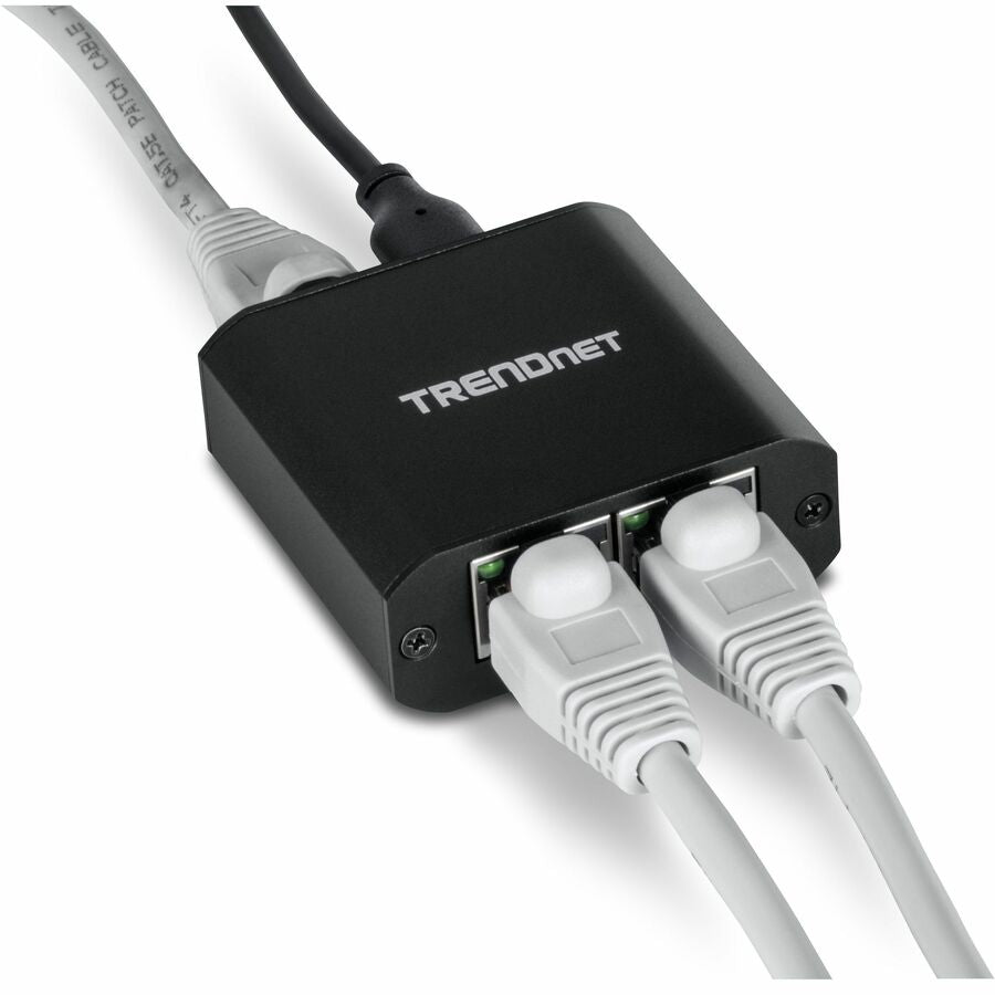 Alternate-Image6 Image for TRENDnet 2-Port Gigabit Splitter with USB Type C Power, TEG-102S, Splits One Network Connection Into Two, Ethernet Splitter, USB Type C Power Cable Included, NDAA & TAA Compliant