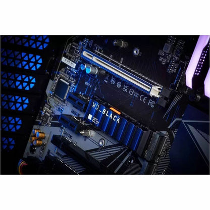 Alternate-Image2 Image for WD Black SN850X WDS800T2XHE 8 TB Solid State Drive - M.2 2280 Internal - PCI Express NVMe (PCI Express NVMe 4.0 x4)