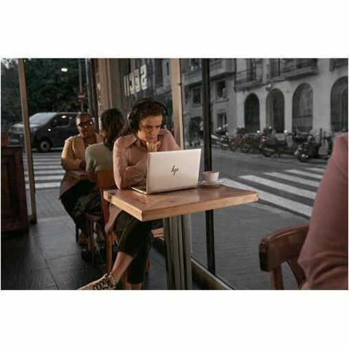Life-Style Image for HP EliteBook 840 G6 14" Notebook - 60 Hz - Intel Core i5 - 16 GB - 256 GB SSD