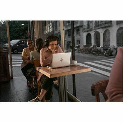 Life-Style Image for HP EliteBook 840 G6 14" Notebook - 60 Hz - Intel Core i5 - 16 GB - 256 GB SSD