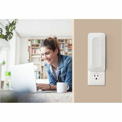 Life-Style Image for Netgear EAX17 Dual Band Wi-Fi 6 IEEE 802.11 a/b/g/n/ac/ax/i 3 Gbit/s Wireless Range Extender