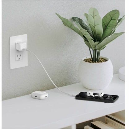 Alternate-Image6 Image for Belkin 30W Portable USB-C Wall Charger - 1xUSB-C (30W) - Fast Charge - Power Adapter w/ USB-C to USB-C Cable - White