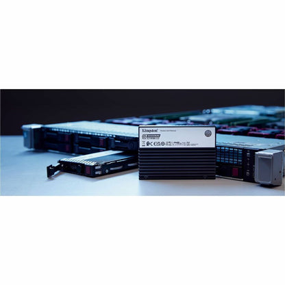 Alternate-Image1 Image for Kingston DC3000ME 7.68 TB Solid State Drive - 2.5" Internal - U.2 (PCI Express NVMe 5.0 x4)