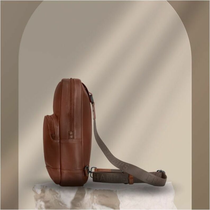 Alternate-Image4 Image for Champs Onyx Carrying Case (Sling) - Brown
