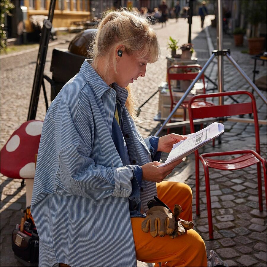 Alternate-Image1 Image for Poly Voyager Free 20 Black Earbuds + Basic Charge Case