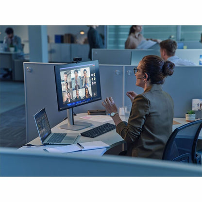 Life-Style Image for HP EliteBook 6 G1a 14" Notebook - WUXGA - 60 Hz - AMD Ryzen 5 230 - 16 GB - 512 GB PCIe NVMe SSD - English Keyboard - Pike Silver