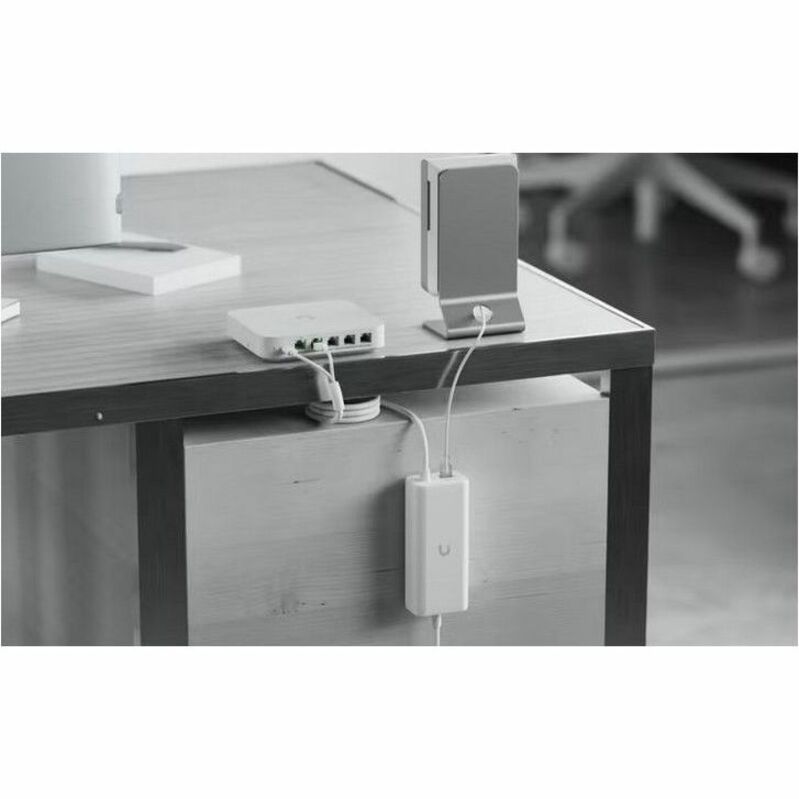 Alternate-Image7 Image for Ubiquiti PoE Integrated AC Adapter
