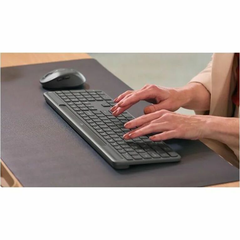 Alternate-Image4 Image for Logitech Signature Slim Solar+ K980 for Business, Wireless Keyboard, Quiet Typing, Secure Receiver, Bluetooth, Windows, Mac - Graphite
