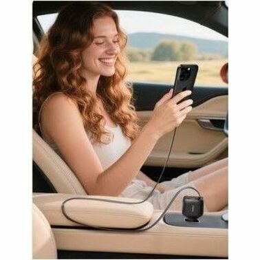 Alternate-Image7 Image for Belkin BoostCharge Retractable Car Charger 75W